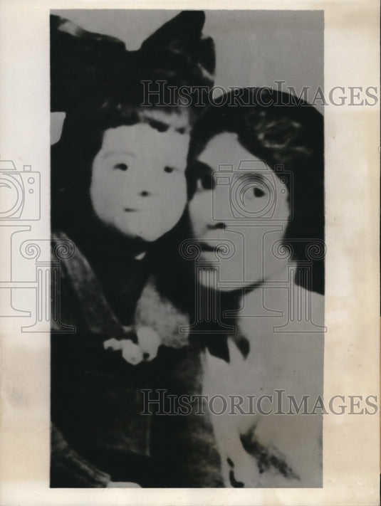 1933 Press Photo Mrs MJ Woods of Kansas City Mo & daughter Louise kidnapped-Historic Images