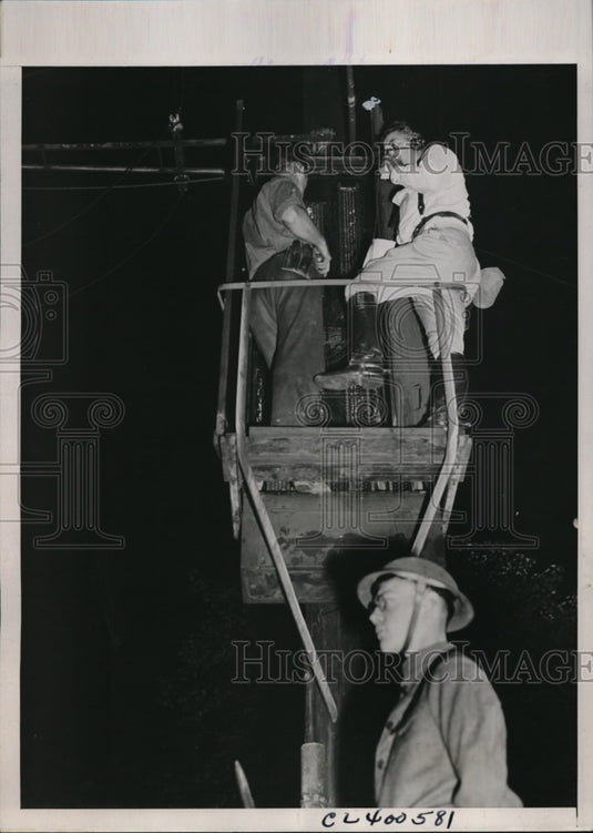 1937 Press Photo Nat'l Guardsmen, Steel Strike-Restoring Telephone Canton Ohio,-Historic Images