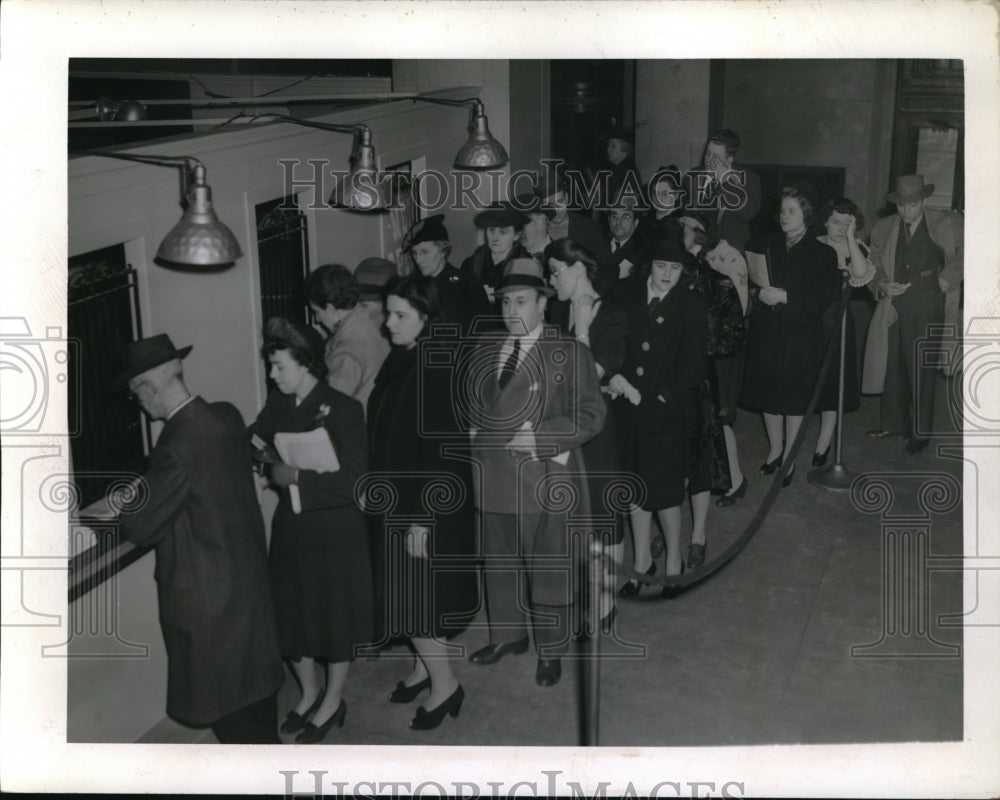 1942 Press Photo Opera Ticket windows at Union Commerce Building - Historic Images