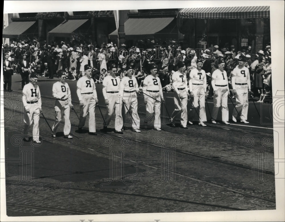 1938 Press Photo Pittsburgh marcher of Islam Grotto in a parade - Historic Images