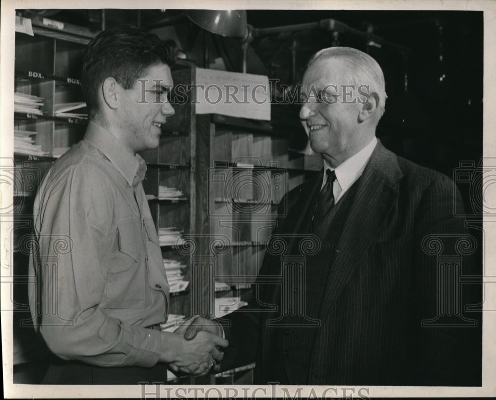 Press Photo Arthur C Peters, Frank Klein superintendent of mails - Historic Images