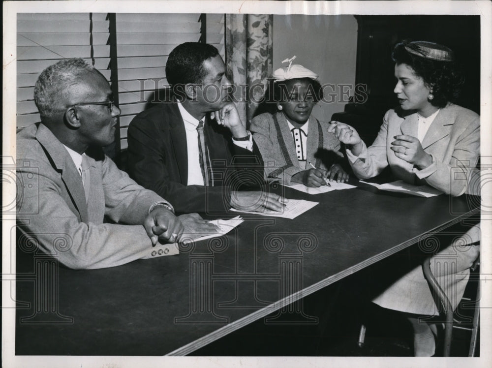 1958 Press Photo Glenville Area Community Council Lee Jett Clarence Gaines - Historic Images