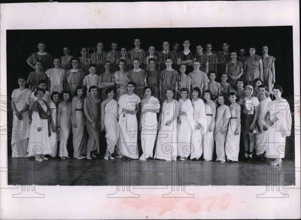 1955 Press Photo Luisa Foote and Regina Swider in Roman Banquet - Historic Images