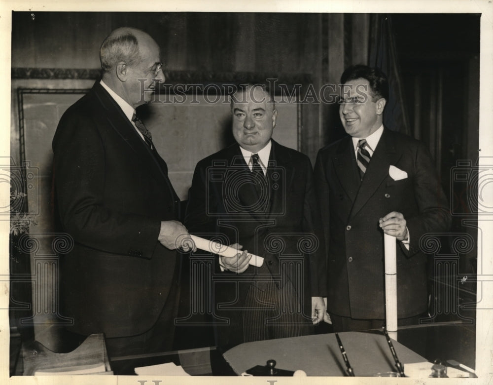 1956 Press Photo Attorney General Homer Cummings with new assistants - Historic Images