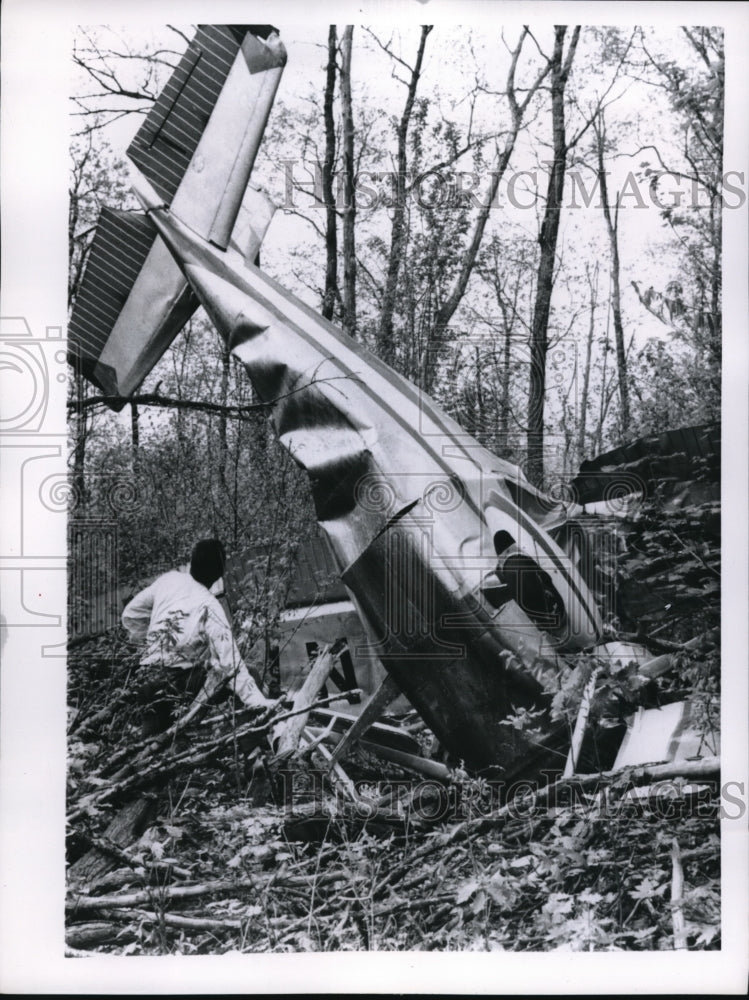 1961 Press Photo Gordon Camp&#39;s Cessna C-127 crashed - Historic Images