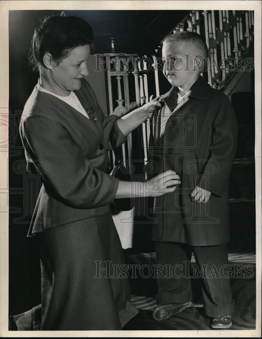 1948 Press Photo Mrs Stanley Dacar & son Stan Jr - Historic Images