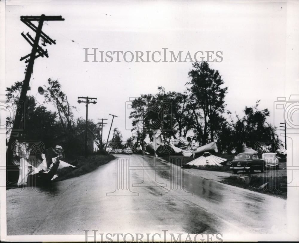 1953 Press Photo Earl Park, Ind, wreckage from a tornado - Historic Images