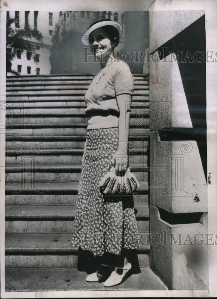 1935 Press Photo Roberts Semple Smythe Arrives at Court for Maiden Name Back - Historic Images