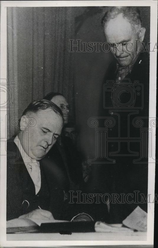 1938 Press Photo Fred Seger, commander of the vigilantes - Historic Images