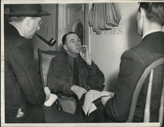 1938 Press Photo Shaffier Discussing Working With Gen Pershing - Historic Images