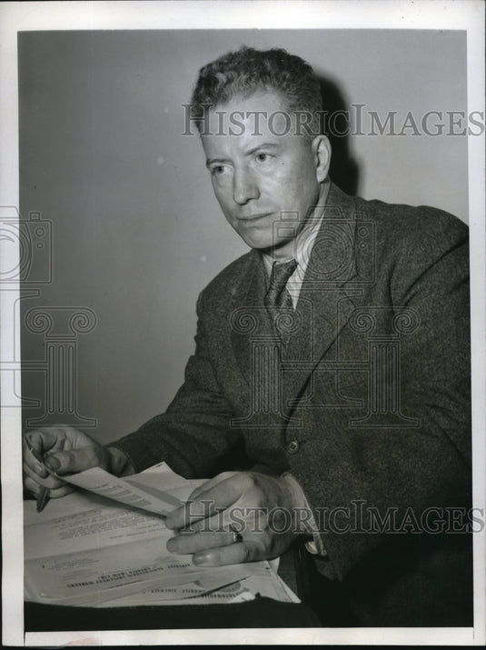 1945 Ford Strike Settlement Windsor Pat Conroy Canadian Congress - Historic Images