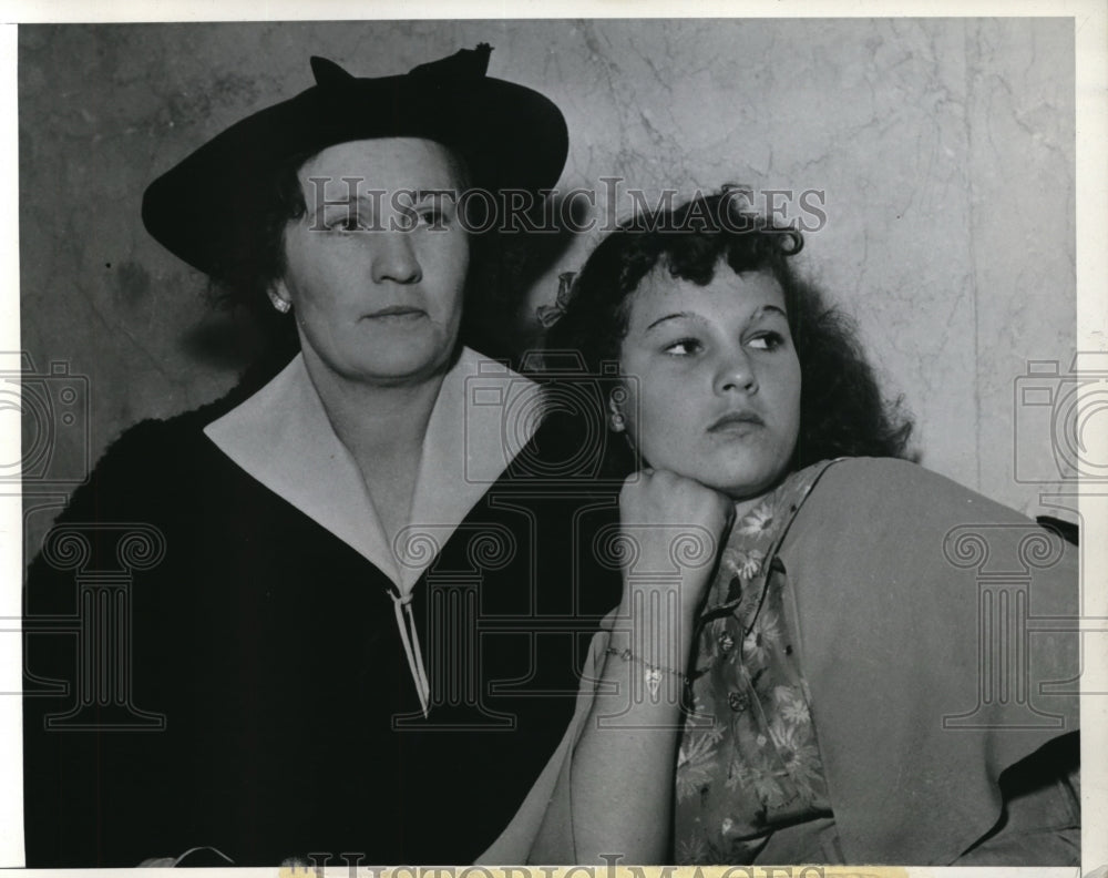 1937 Press Photo Los Angeles Bonnie Wrankle,13 fell down Ann Hardings Chimney - Historic Images