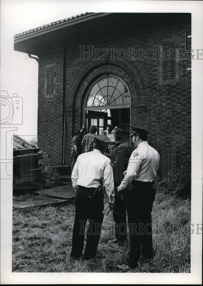 1975 Press Photo Exterior of the Pump Station - Historic Images