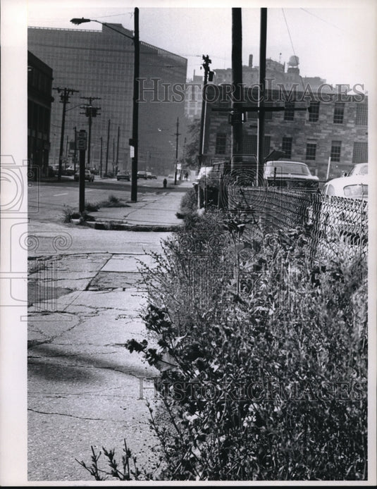 1971 Press Photo St John's College as seen from E 12th & St Clair roads - Historic Images