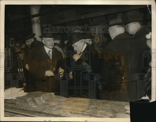 1923 Press Photo M Emile Crue  at Swift & Co plant in Chicago, AD White - Historic Images