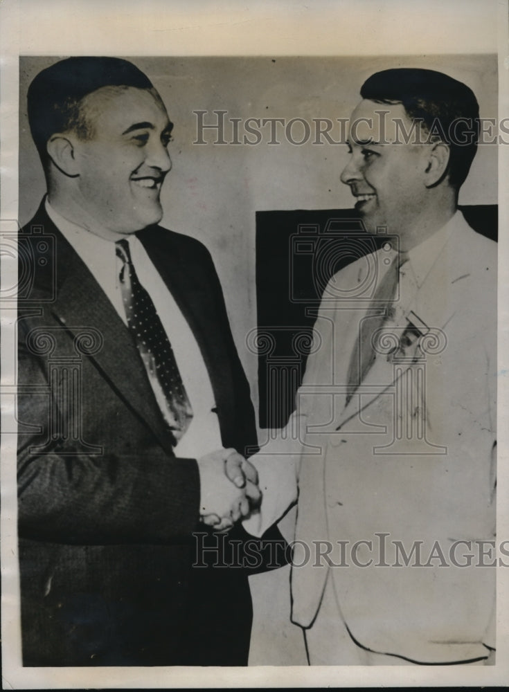 1933 Press Photo Des Moines Ia Cliff Woodward &amp; Lon Bolish at Dem. convention - Historic Images