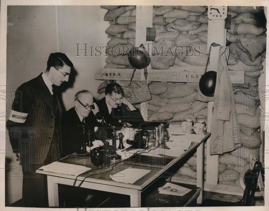 1939 London England Air raid shelters at a dept store tested - Historic Images