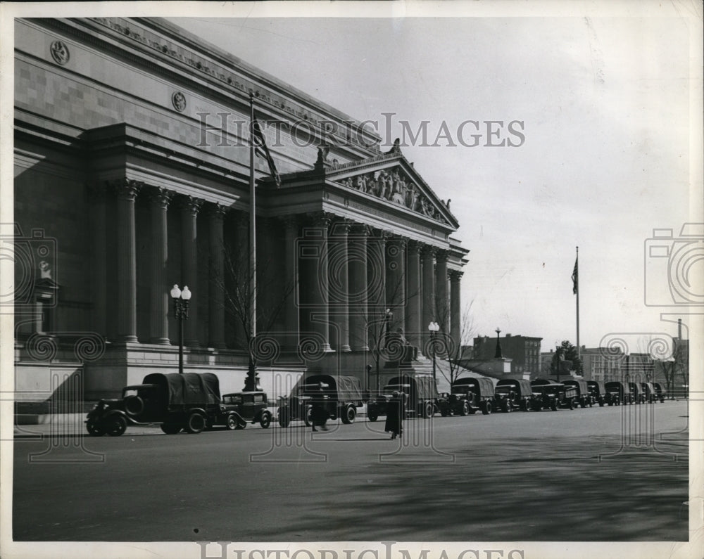 1942 Press Photo War department trucks arrive at National Archives in DC - Historic Images