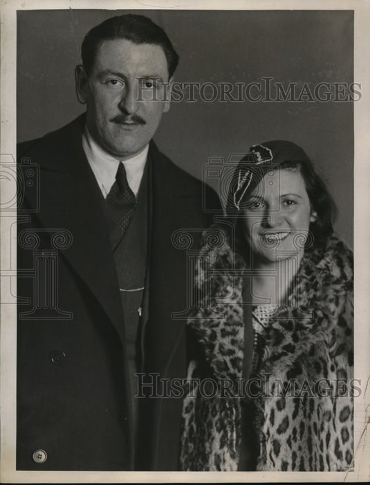1933 Press Photo Harry E Walk Peggy Wolf Wilmington - nec93840-Historic Images