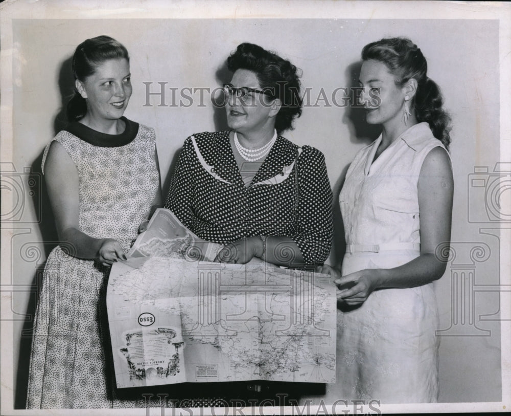 1956 Press Photo Helen Cormiea, Mrs Edna Fridley, Joann Clayton of Cleveland - Historic Images