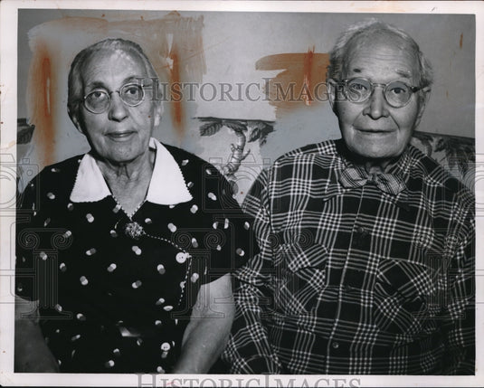 1956 Press Photo Mr & Mrs George Weidman of Cleveland Ohio married for 63 years - Historic Images
