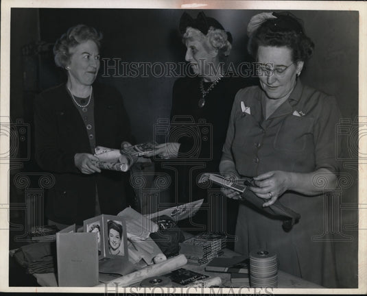 1944 Press Photo Mrs AK Wood Mrs D.S Malldrx Mrs Clifton Wyman of Cleveland Ohio - Historic Images
