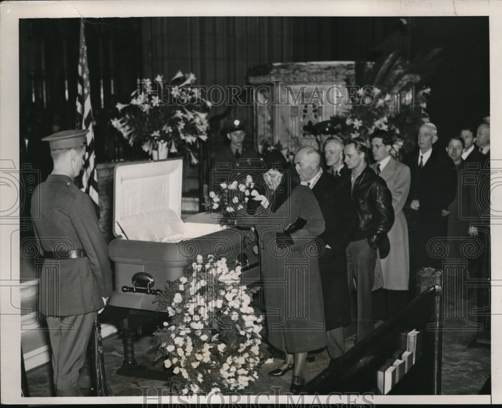 1957 Soldiers of Ft Hayes at funeral of Newton Baker - Historic Images