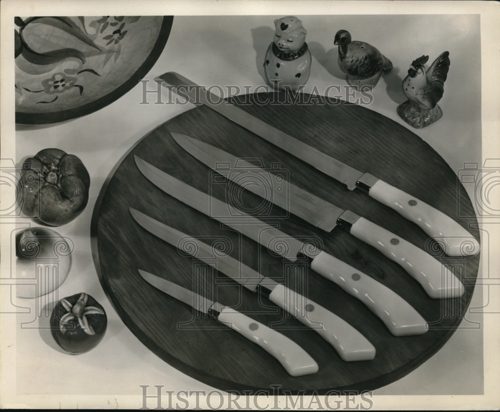 1953 Press Photo Kitchen cutlery knives for precision cutting - Historic Images