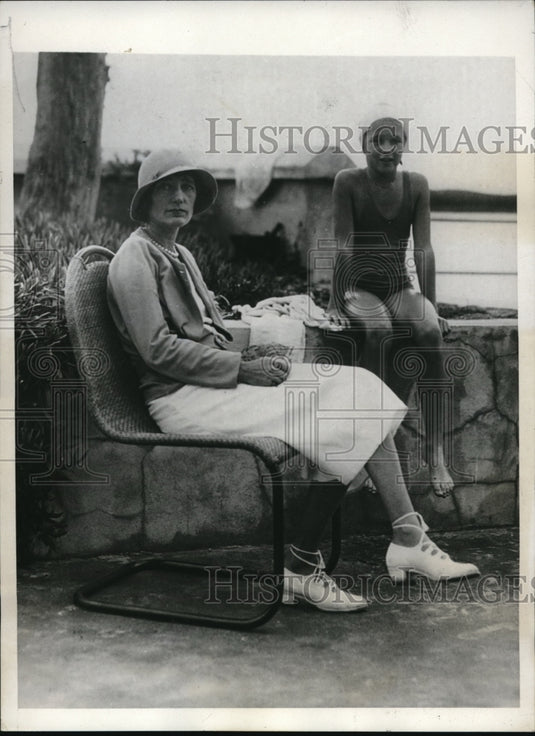 1933 Press Photo Mrs. GF Shaw & daughter Marie at Princess Hotel in Bermuda - Historic Images
