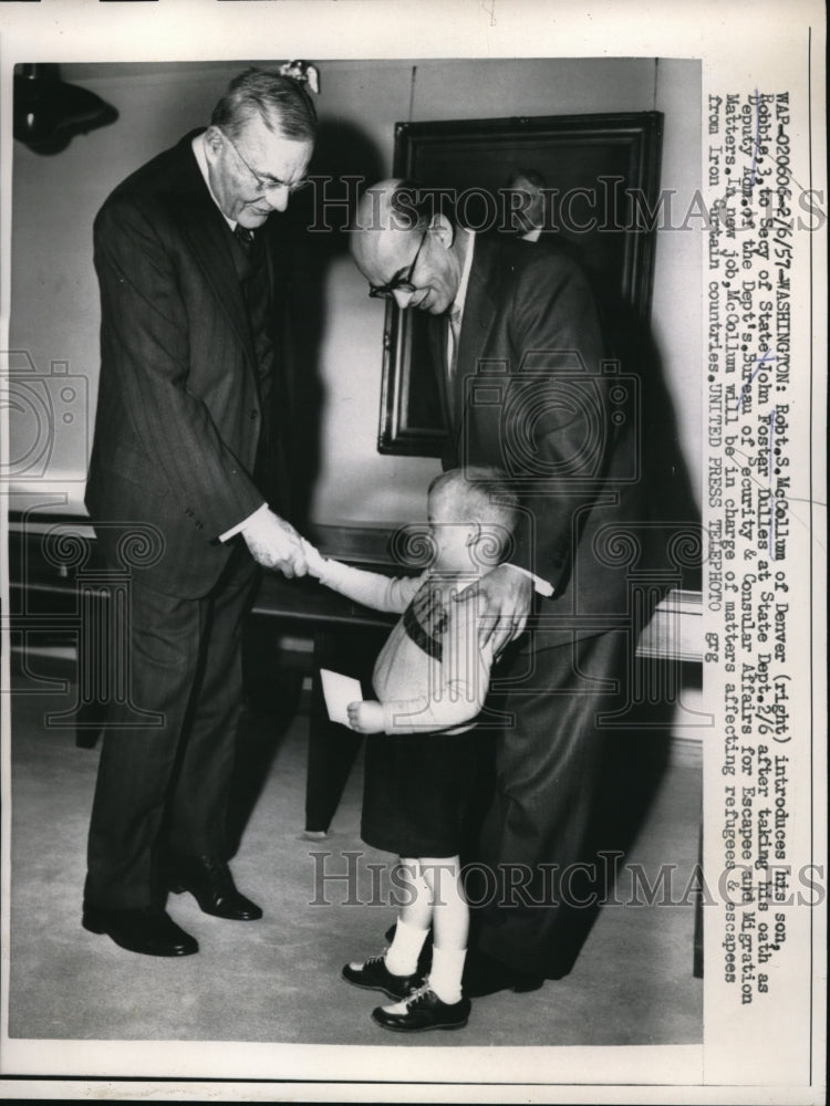 1957 Press Photo Robt McCollum, son Bobbie and State Secy John Dulles - Historic Images