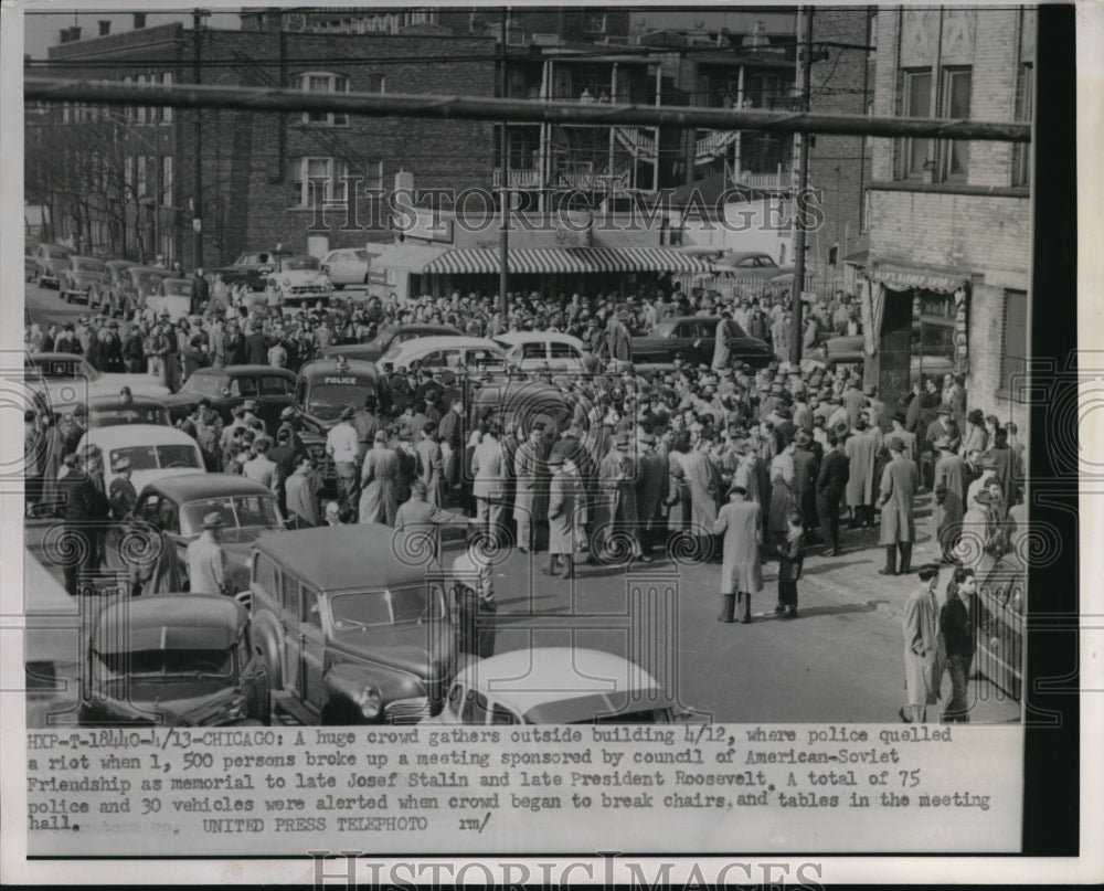 1953 Press Photo Crowd broke up a council meeting for U.S. Soviet friendship - Historic Images