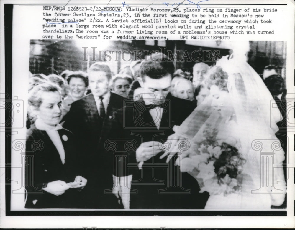 1961 Vladimir Morozov and Shatalna exchange vows in Wedding Palace - Historic Images