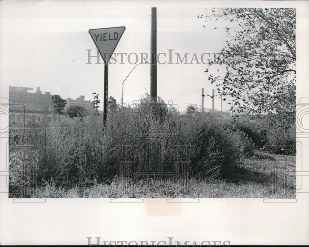  Yield sign at West-bound exit to the Memorial Shoreway - Historic Images