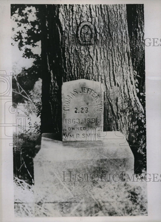 1937 Oak Park memorial to T Jefforson's 1st racehorse - Historic Images