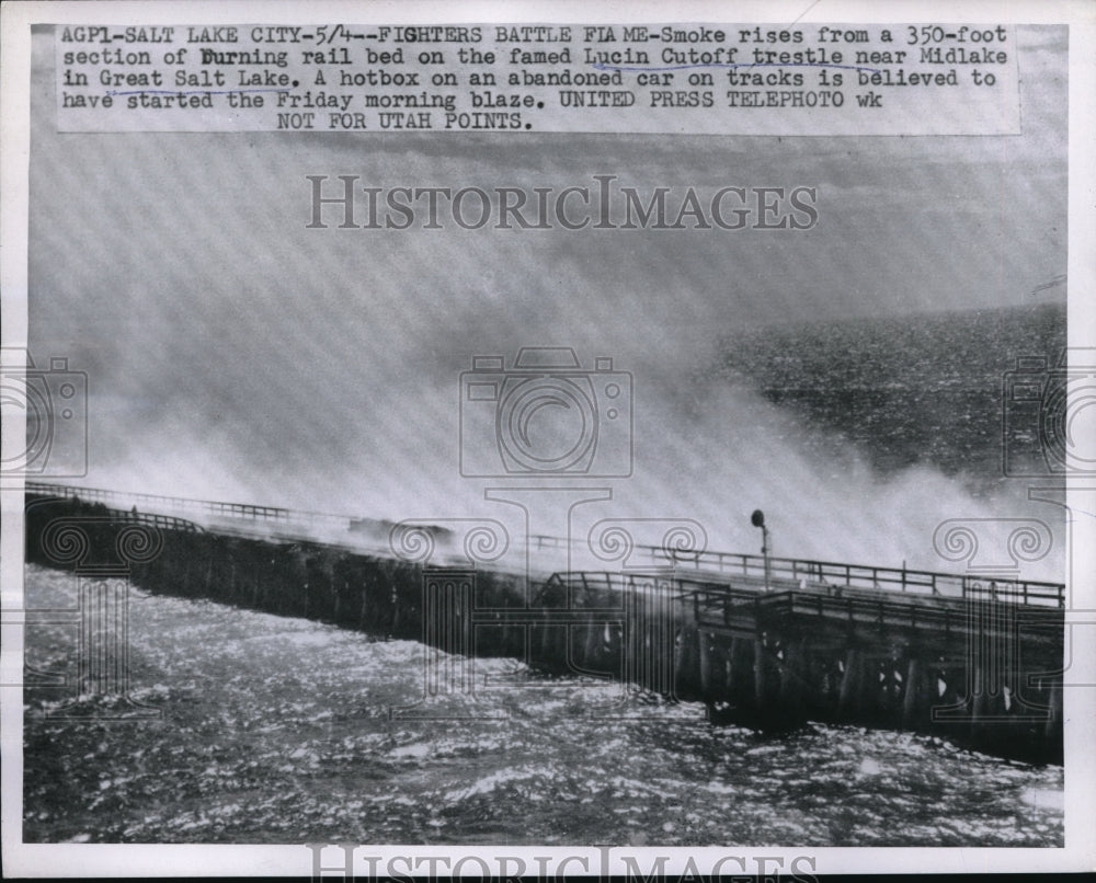 1956 Press Photo Salt Lake City burning rail bed at Lucin Cutoff tracks - Historic Images