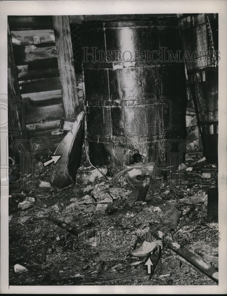 1946 Press Photo explosion in junkyard kills 2 boys in Philadelphia - nec95533 - Historic Images