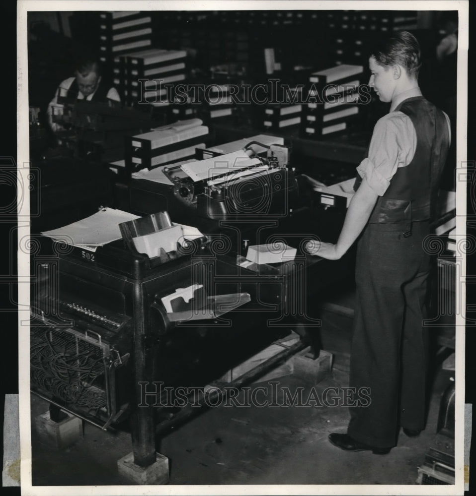 1936 Press Photo A tabulator of the Bureau of Labor Statistics used - Historic Images