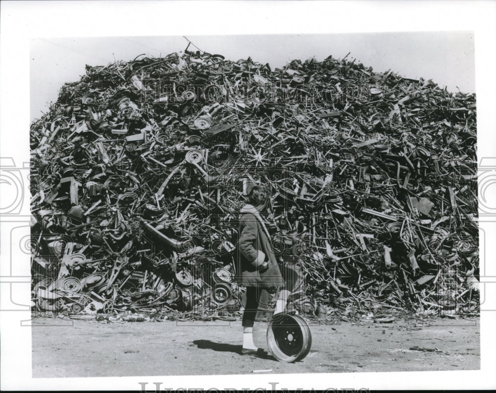 1963 Press Photo Pile of Scrap - Historic Images