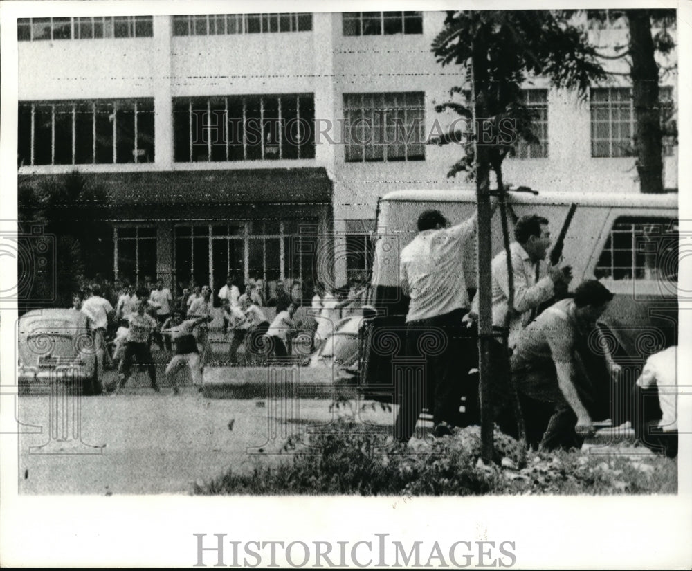 1968 Press Photo Bel Horizonte Brazil Sutdents anti government riots - Historic Images