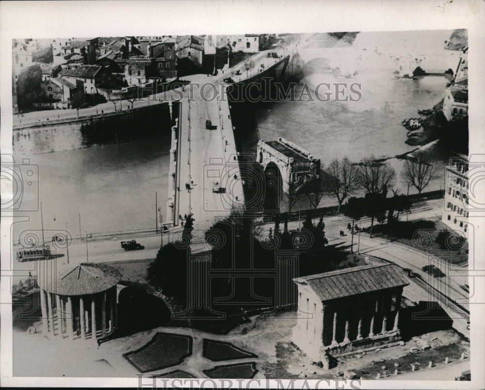 1940 Press Photo Air view of Tiber Bridge repaires in Rome Italy - Historic Images