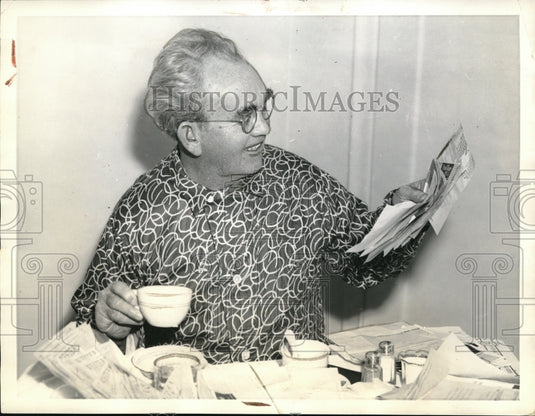 1939 Press Photo Tom Mooney eating breakfast at downtown San Francisco hotel - Historic Images