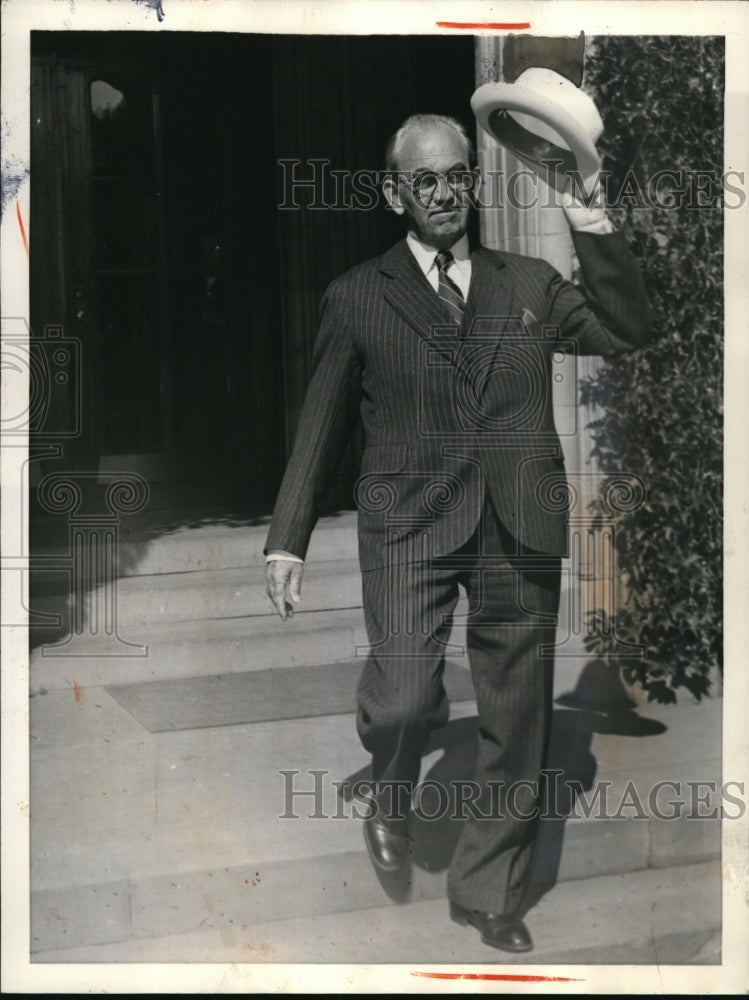 1939 Press Photo Tom Mooney leaving St. Luke&#39;s Hospital 7 weeks after operation - Historic Images