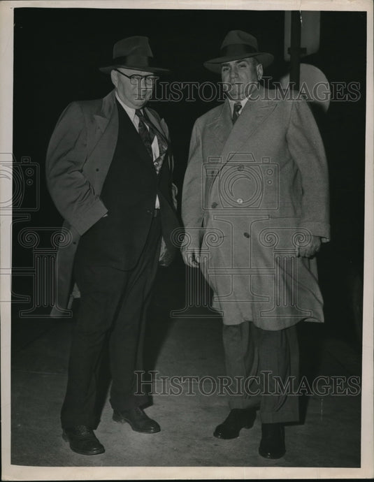 1949 Press Photo Jack Burns pres of C& L & Bill Finegan - Historic Images