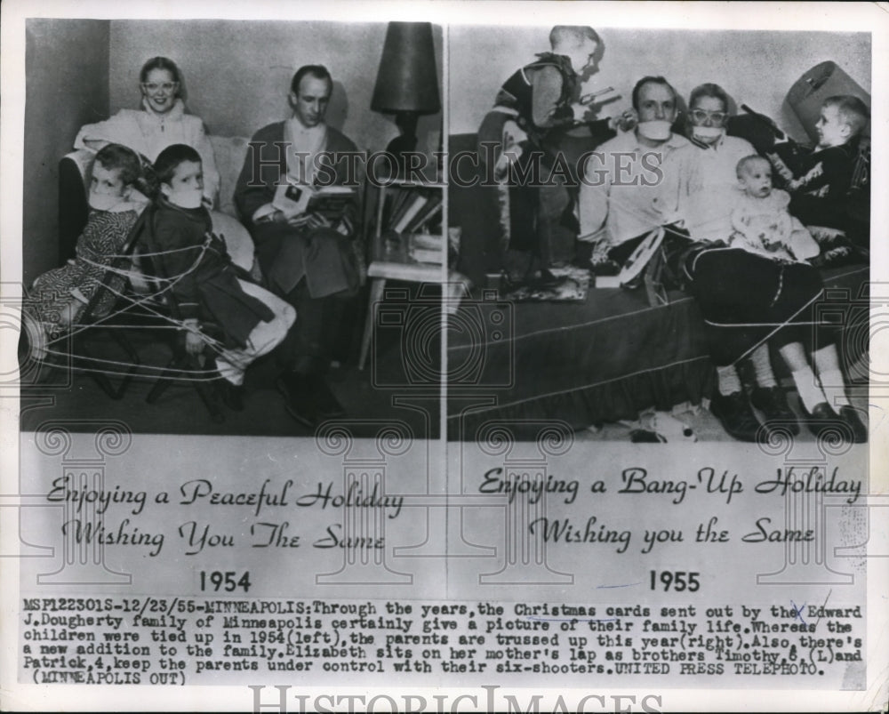 1955 Press Photo Minneapolis Minn Edward Dougherty family at Christmas - Historic Images