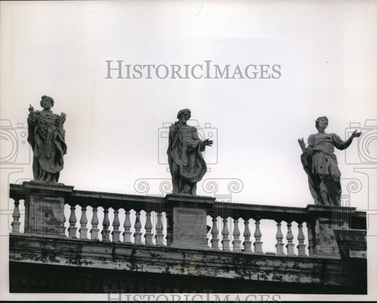1958 Vatican City Stony faces express disapproval - Historic Images