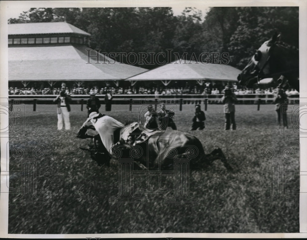 1935 Press Photo Down and Out Saratoga Springs Race track - nec96605 - Historic Images