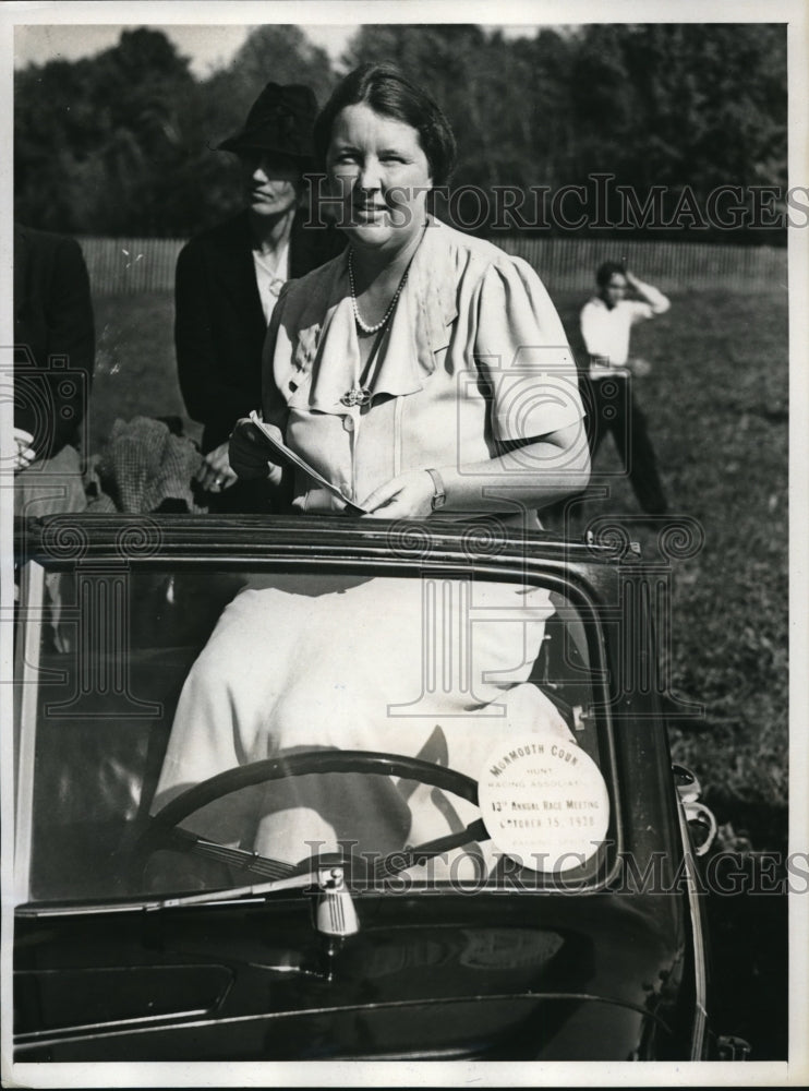 1938 Press Photo Red Bank NJ Mrs Amory L Haskell at Monmouth hunt races - Historic Images