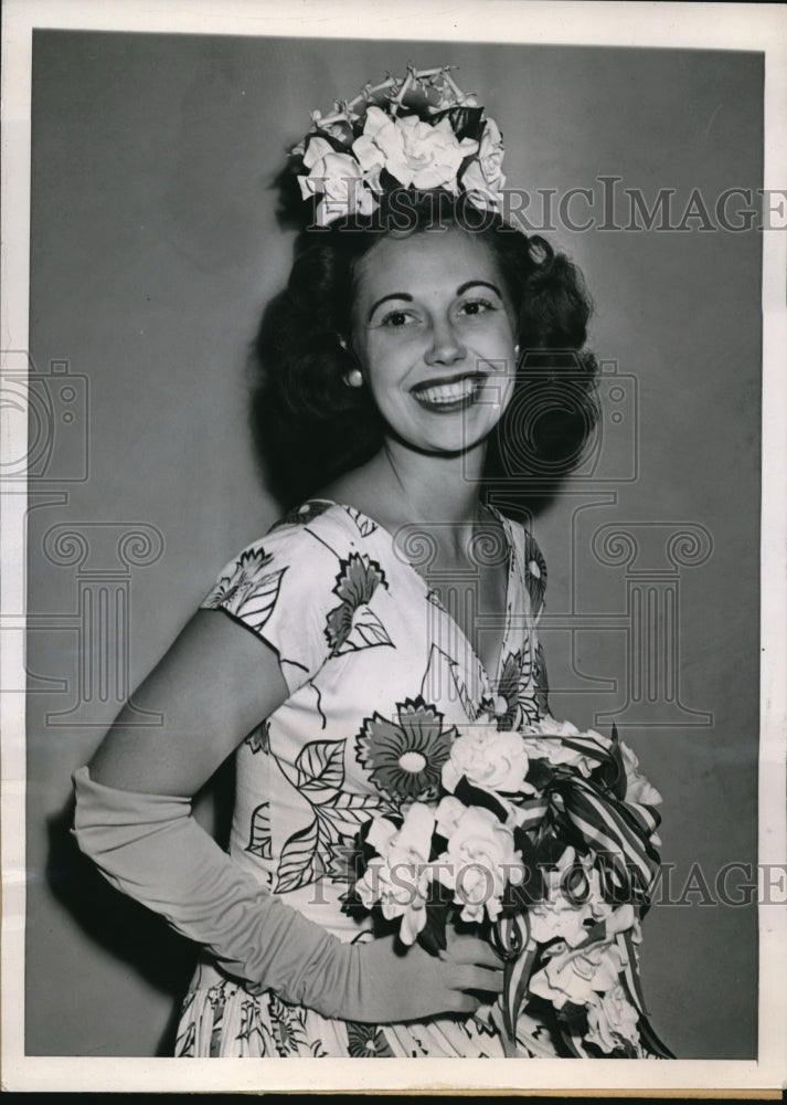 1945 Press Photo Chicago Miss Lorna Distad chosen Queen of Chicago Summer Center - Historic Images