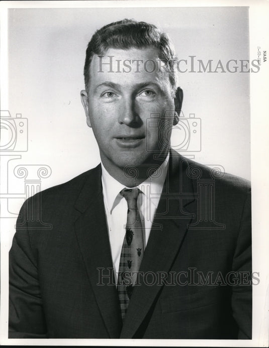Press Photo James L Decker Deputy Mgr for Apollo Command office of NASA - Historic Images