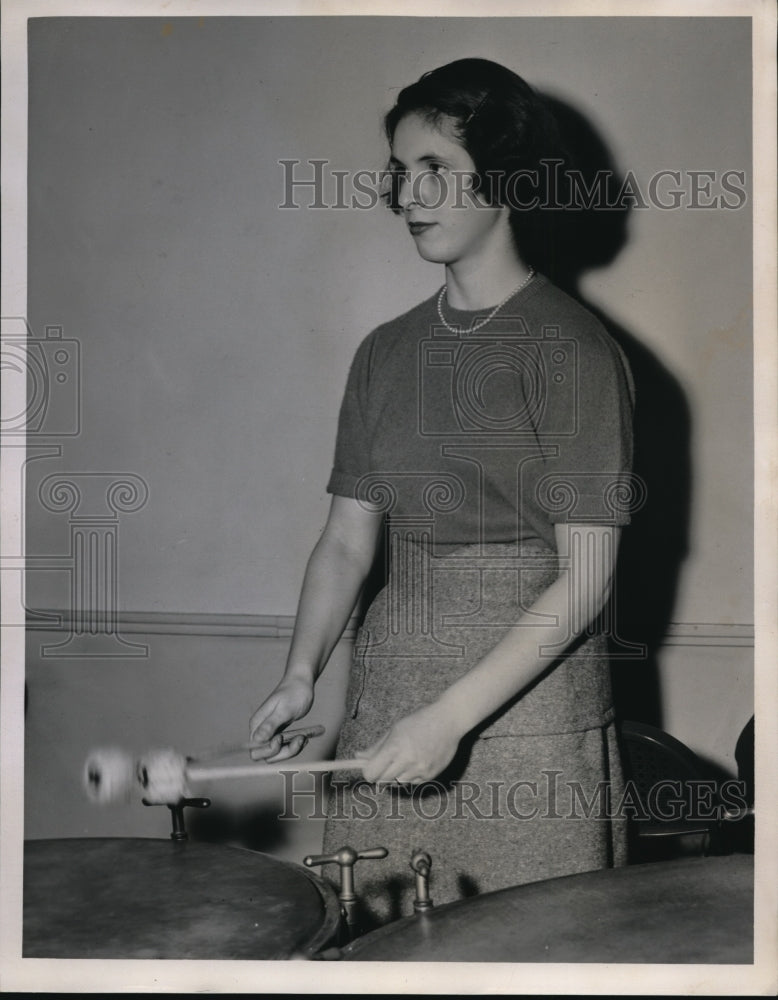 1950 Press Photo Helen Handel Playing the Drums for Roosevelt Jr. High - Historic Images